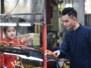 Phố ẩm thực Hồ Thị Kỷ tăng giá nhẹ ngày đầu năm