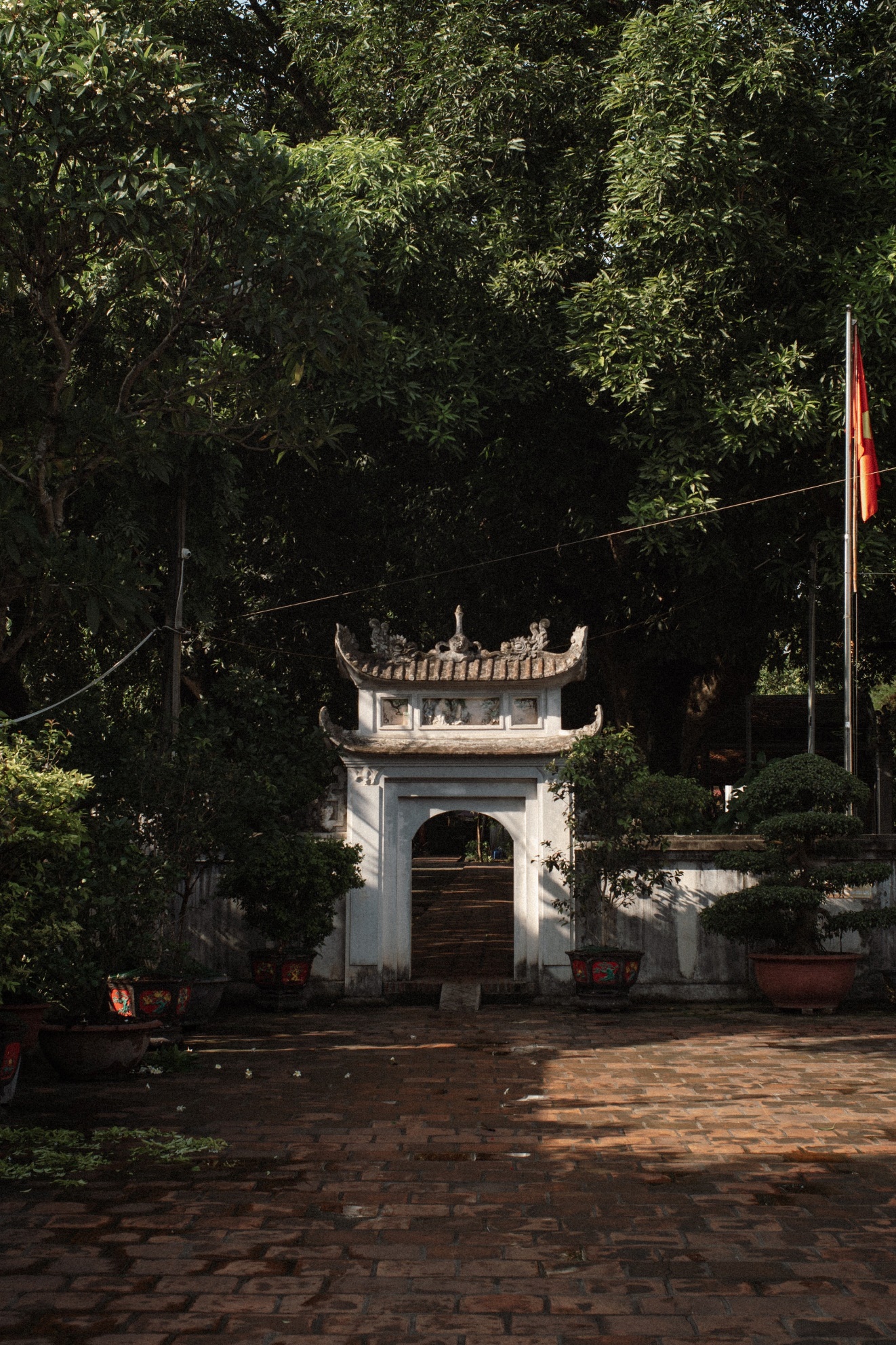 Đầu năm du xuân 'đệ nhất tùng lâm', ngôi chùa 900 tuổi đẹp nhất của Hà Nội xưa - 15