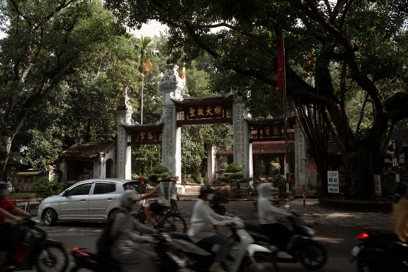 Đầu năm du xuân 'đệ nhất tùng lâm', ngôi chùa 900 tuổi đẹp nhất của Hà Nội xưa - 1