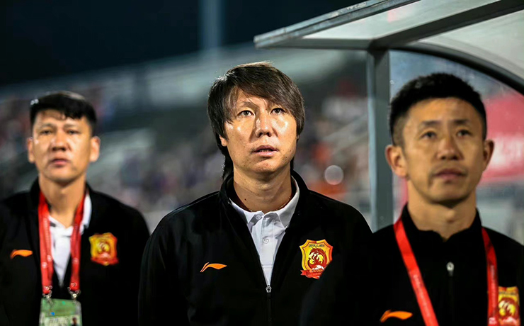 Bóng đá Trung Quốc rối như canh hẹ: Thêm &#34;đại gia&#34; kiệt quệ, phải tuyên bố giải thể - 1