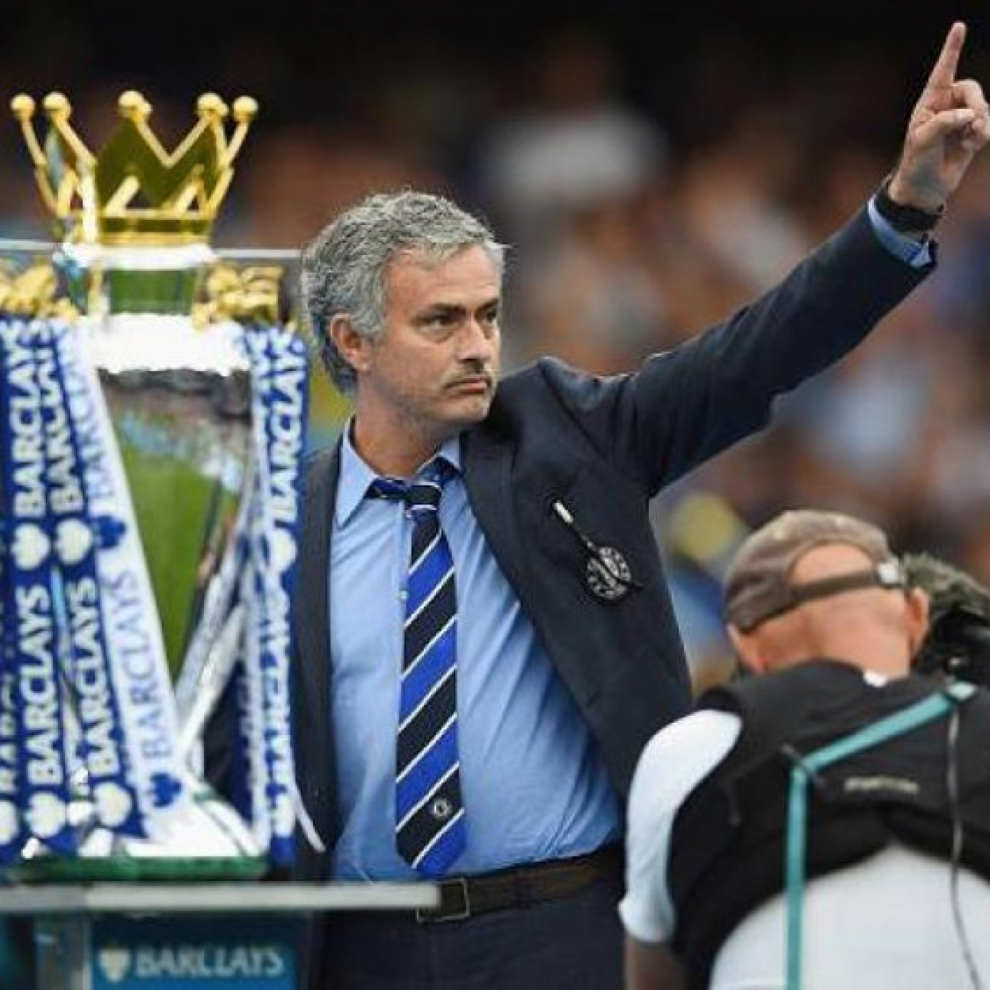  - Mourinho muốn trở lại Ngoại hạng Anh: Lần thứ 3 làm HLV Chelsea, tái đấu MU?