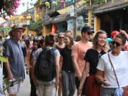 Hơn 871.000 khách quốc tế đến Việt Nam trong tháng đầu năm