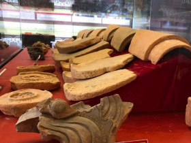 Tận thấy cổ vật nghìn năm ghi dấu Phật giáo vùng Tây Yên Tử ở Bắc Giang