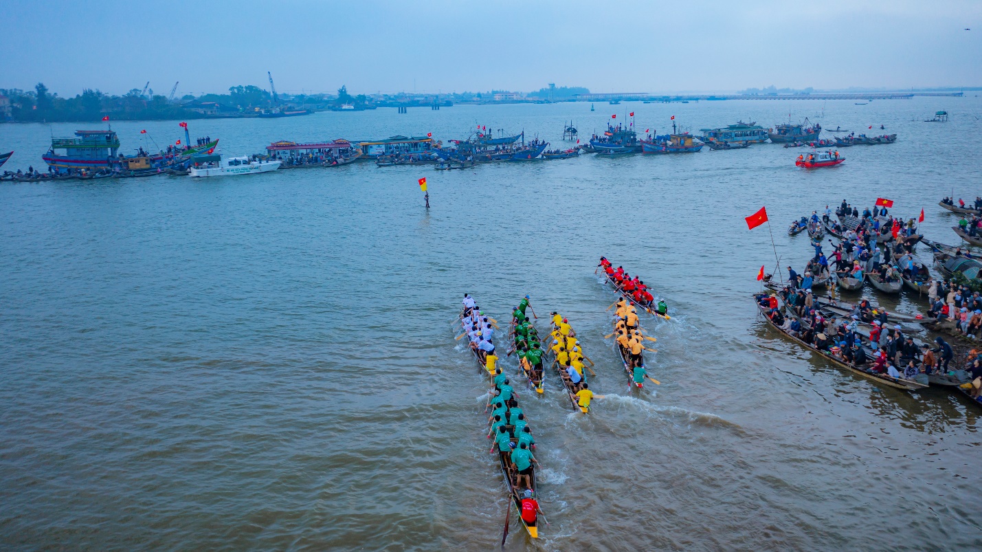 Về Thuận An xem đua ghe truyền thống - 3