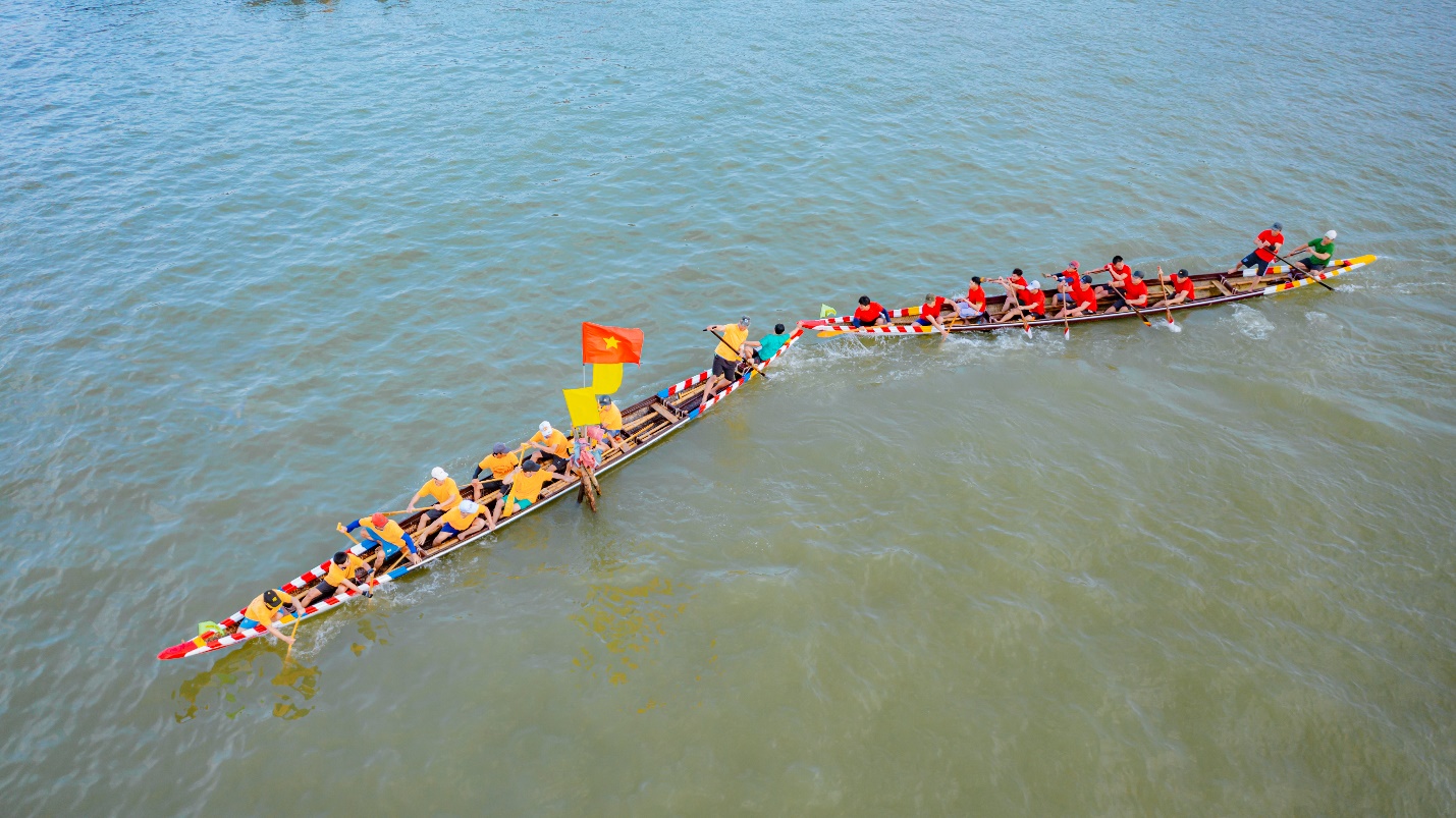 Về Thuận An xem đua ghe truyền thống - 7