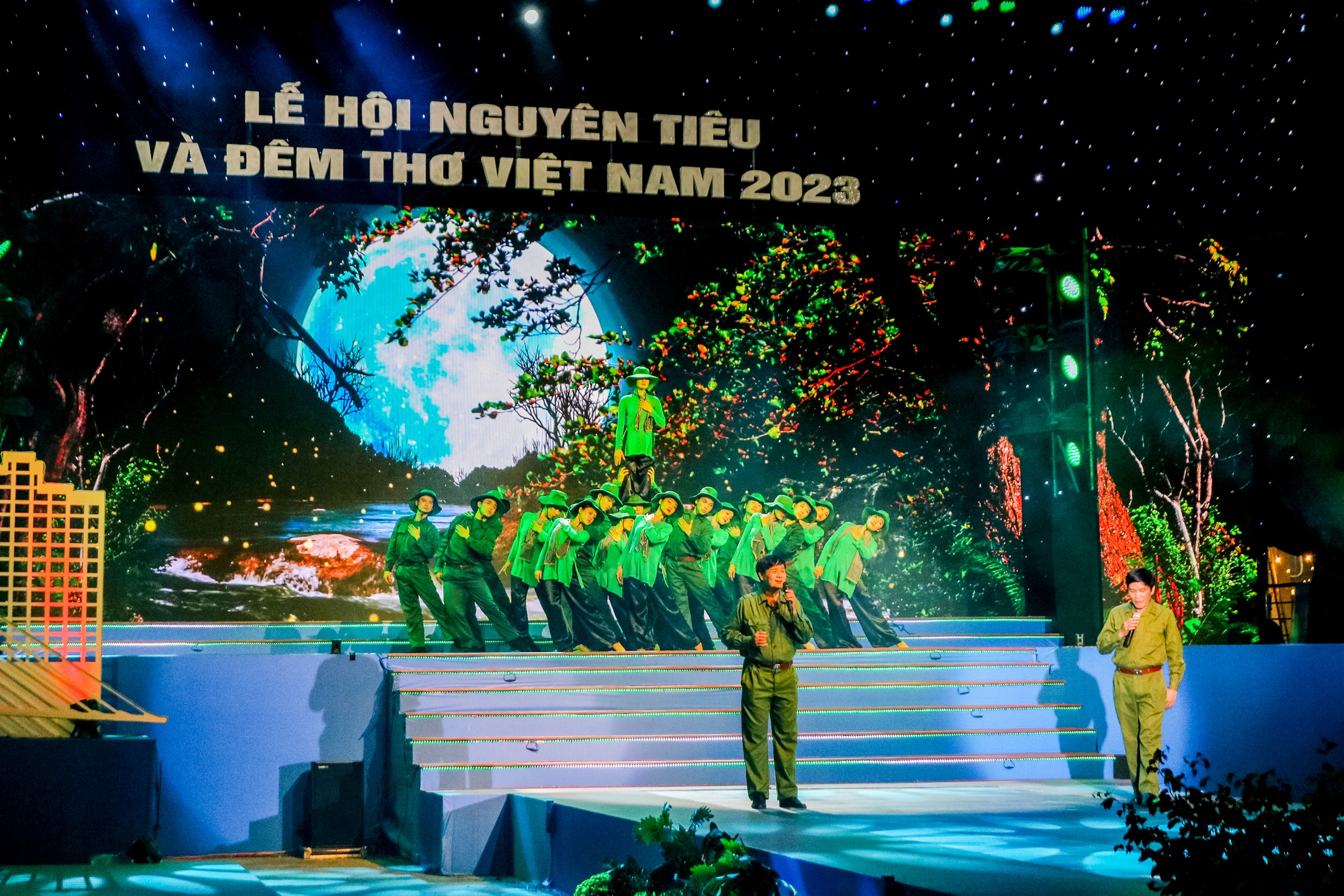 Bồi hồi với những tác phẩm thơ ca lắng đọng trong Đêm thơ Việt Nam 2023 - 3