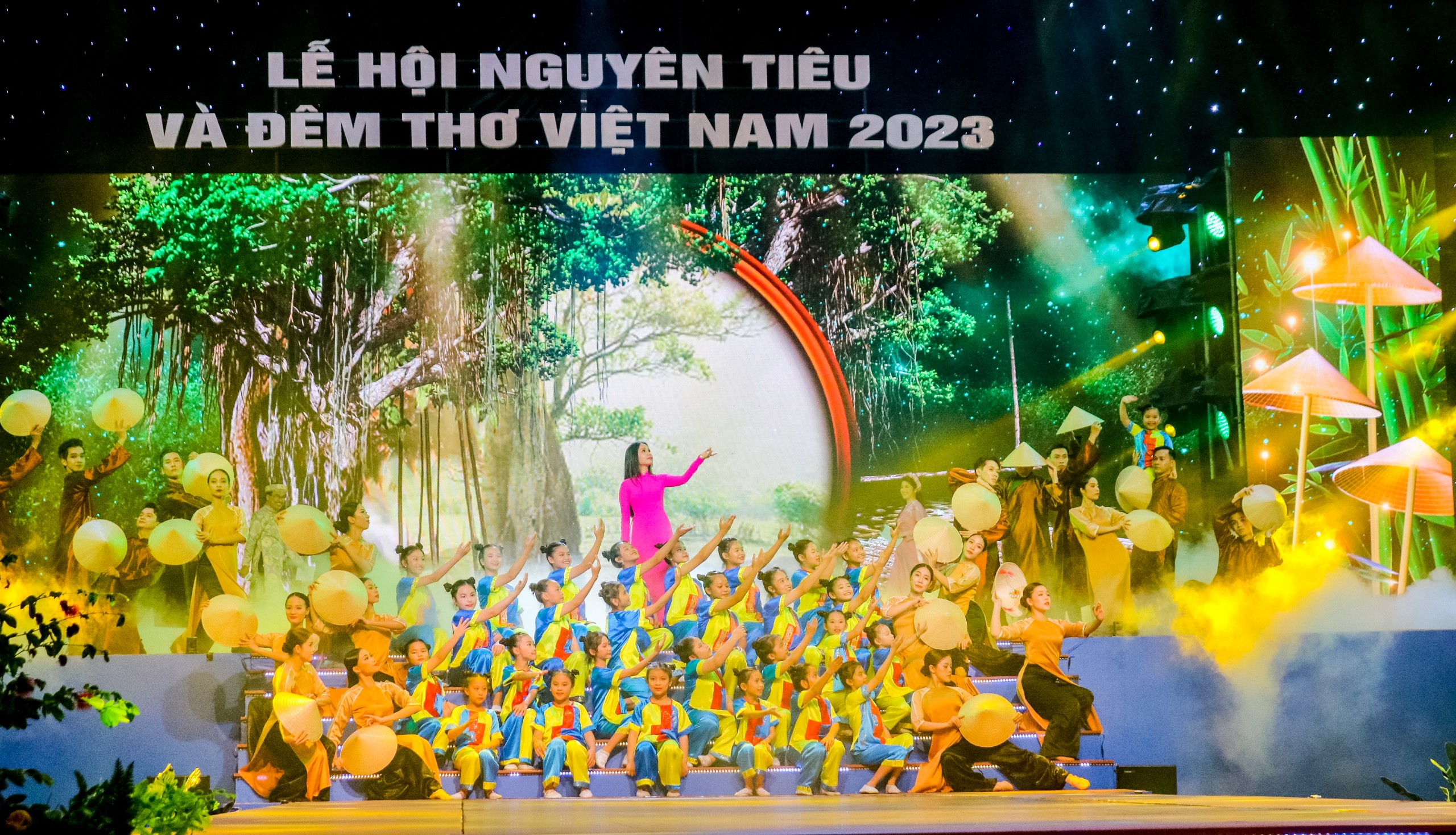Bồi hồi với những tác phẩm thơ ca lắng đọng trong Đêm thơ Việt Nam 2023 - 9