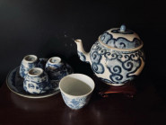 Nhà sưu tập gốm cổ lý giải những hình ảnh xuất hiện trên đồ dùng nhà bếp