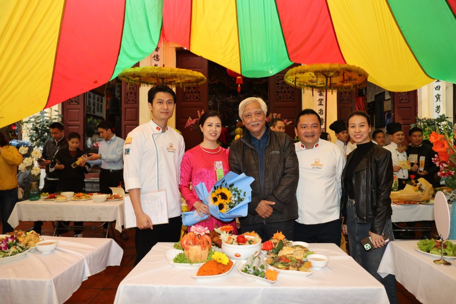 Xem cuộc thi nấu cỗ độc đáo ở phố ẩm thực ngon nức tiếng ở Hà Nội - 11
