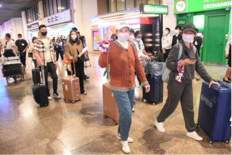 Du lịch Thái Lan đau đầu giải bài toán nhân lực khi khách nước ngoài tăng mạnh - 1