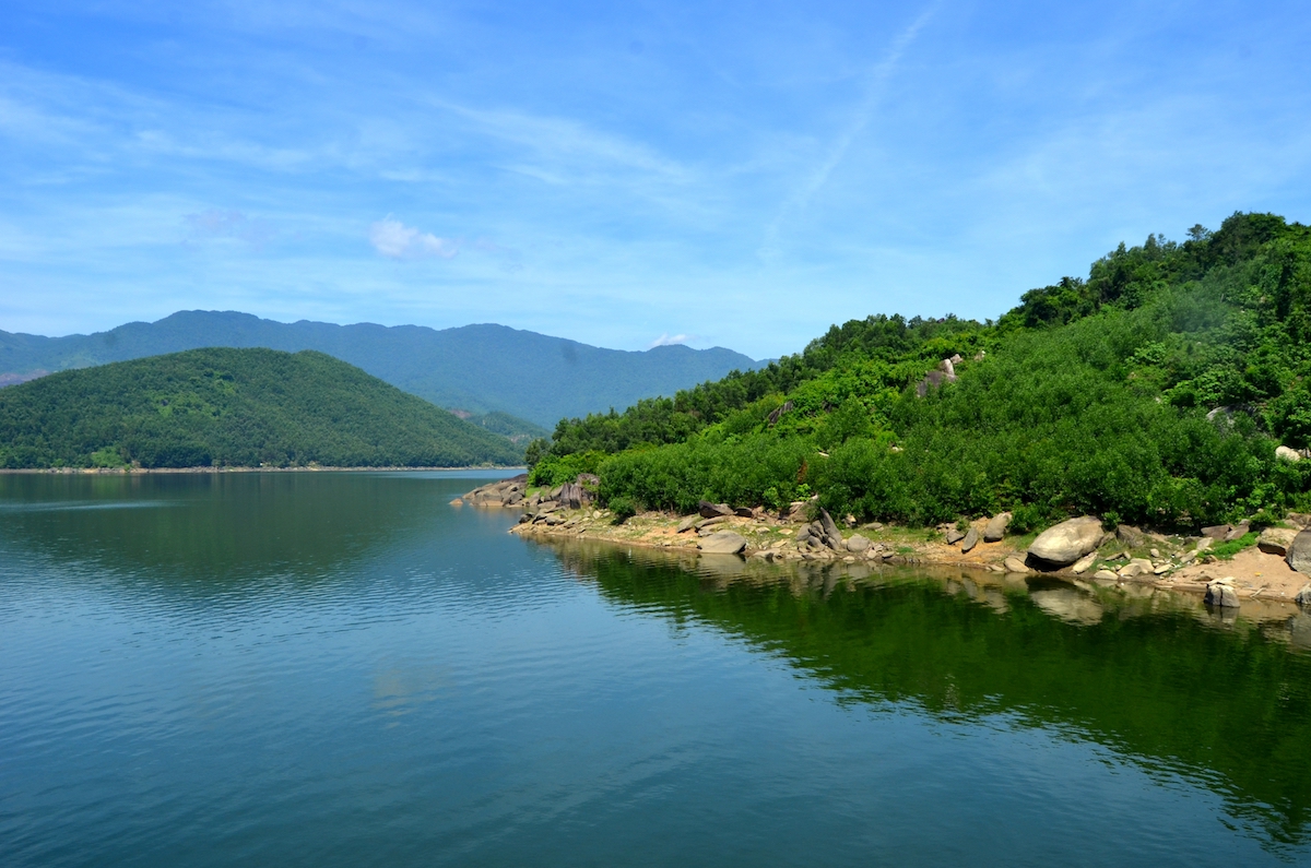 Hồ Đồng Xanh cảnh đẹp như tranh - 1