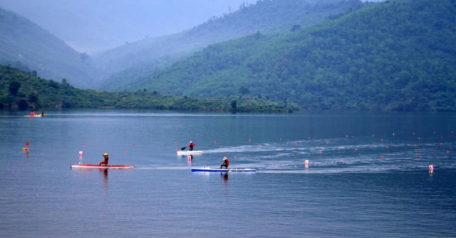 Hồ Đồng Xanh cảnh đẹp như tranh