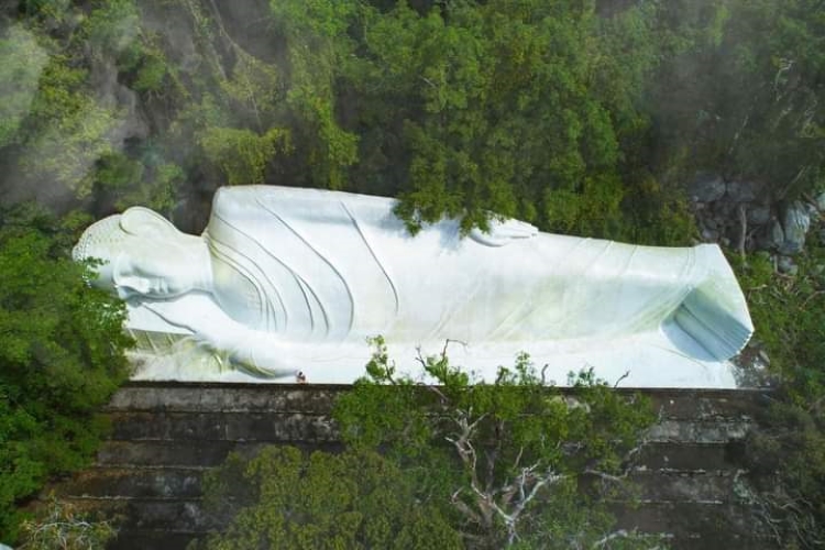 Lên núi Tà Cú chiêm ngưỡng tượng Phật lớn nhất châu Á - 1