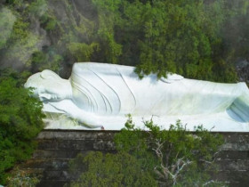  - Lên núi Tà Cú chiêm ngưỡng tượng Phật nằm dài nhất châu Á