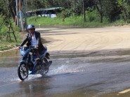 Đà Nẵng: Đường lên bán đảo Sơn Trà nhếch nhác, lênh láng nước