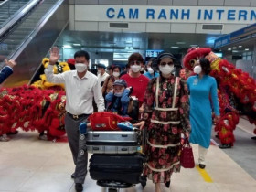  - Trung Quốc không mở tour tới Việt Nam: Hàng không, du lịch 'vỡ' kịch bản?