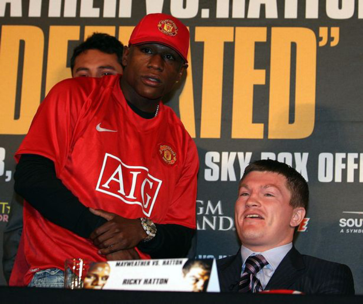Mayweather đấu võ sĩ &#34;xăm trổ toàn thân&#34; trước trận chung kết của Man Utd - 1