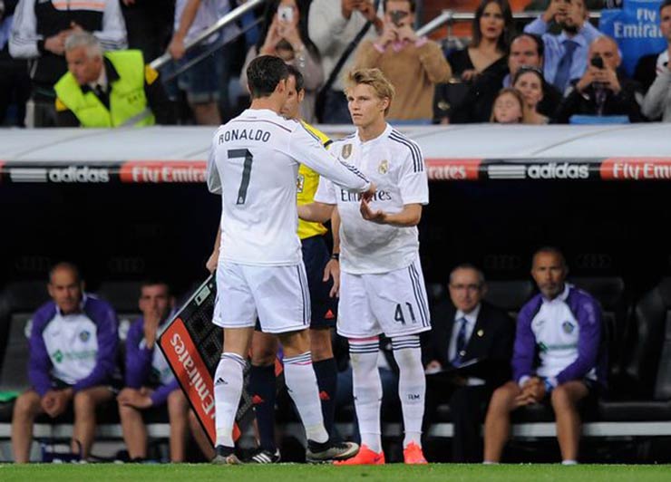 Tin mới nhất bóng đá tối 10/2: Chủ tịch Barca thừa nhận Busquets sắp rời CLB - 2