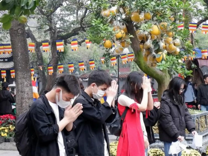 Lễ hội - Đi chùa ước nguyện: 'Khi đi lẻ bóng, khi về có đôi'
