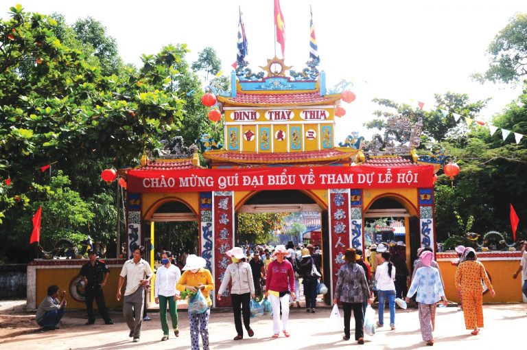 Du lịch tâm linh ở Bình Thuận hút khách - 2