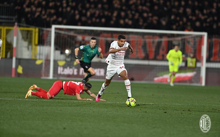 Kết quả bóng đá Monza - AC Milan: Kết liễu sắc lẹm, xây chắc top 4 (Serie A) - 1