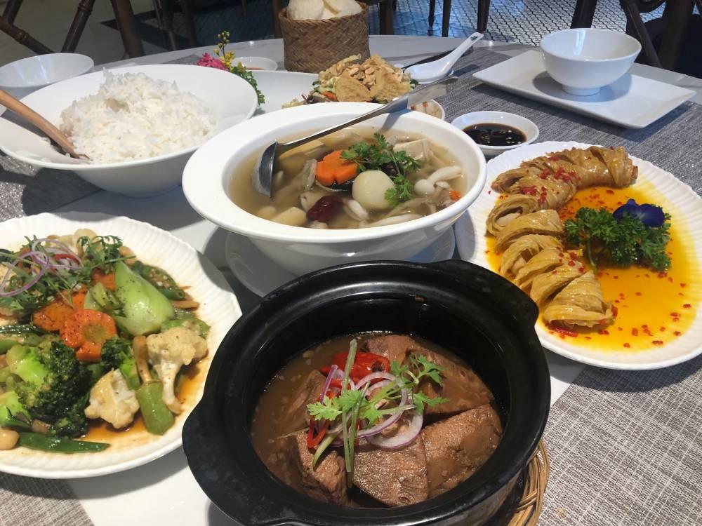 7 nhà hàng chay ngon với ẩm thực đẹp mắt ở Sài Gòn - 15