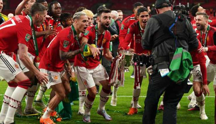 MU chuẩn bị đại chiến Liverpool: Vì sao "The Kop" là mồi ngon cho Sancho? - 1