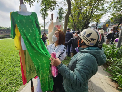 Chuyển động - Tặng hơn 1.000 áo dài cho phụ nữ Huế
