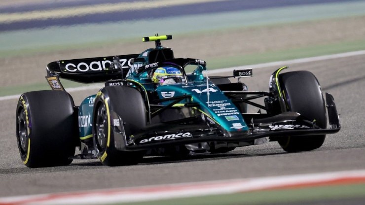 Đua xe F1, chạy thử nghiệm Bahrain GP: Bất ngờ từ “lão tướng” Fernando Alonso và Aston Martin - 1