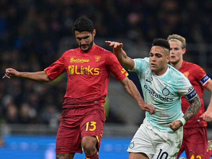 Kết quả bóng đá Inter Milan - Lecce: Tuyệt phẩm cựu sao MU, đòi lại ngôi nhì bảng (Serie A) - 1