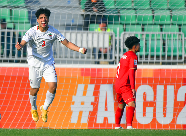 Khuất Văn Khang rưng rưng: U20 Việt Nam trận nào cũng bị trọng tài ép - 4
