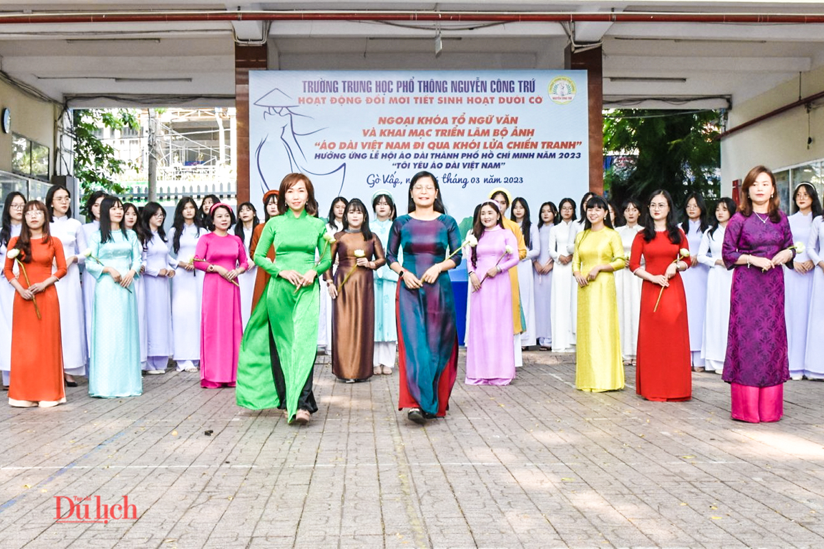 Yêu áo dài Việt Nam theo cách riêng của chúng mình - 5
