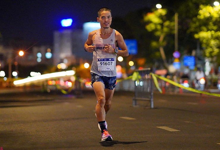 “Siêu nhân” Nguyễn Đăng Hiếu phá kỷ lục Đông Nam Á, chạy hơn 230 km trong 24 giờ - 3