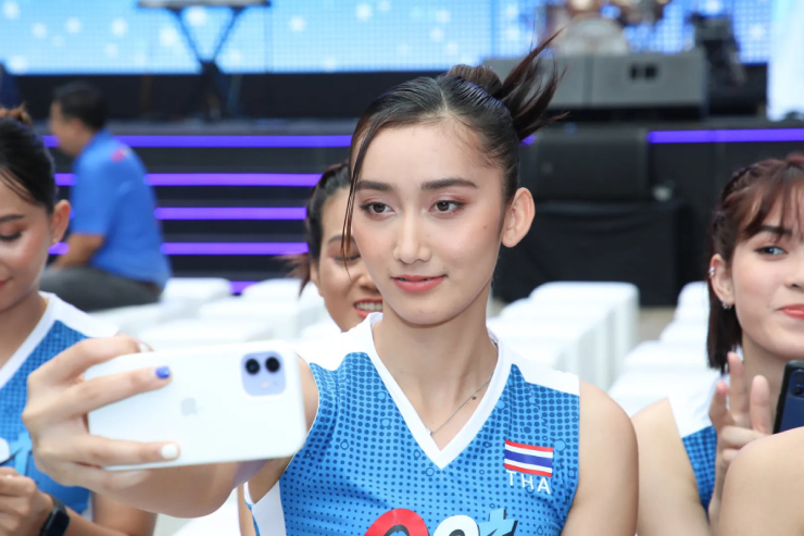 Mỹ nữ bóng chuyền Thái Lan 20 tuổi, gương mặt đẹp như người mẫu - 1