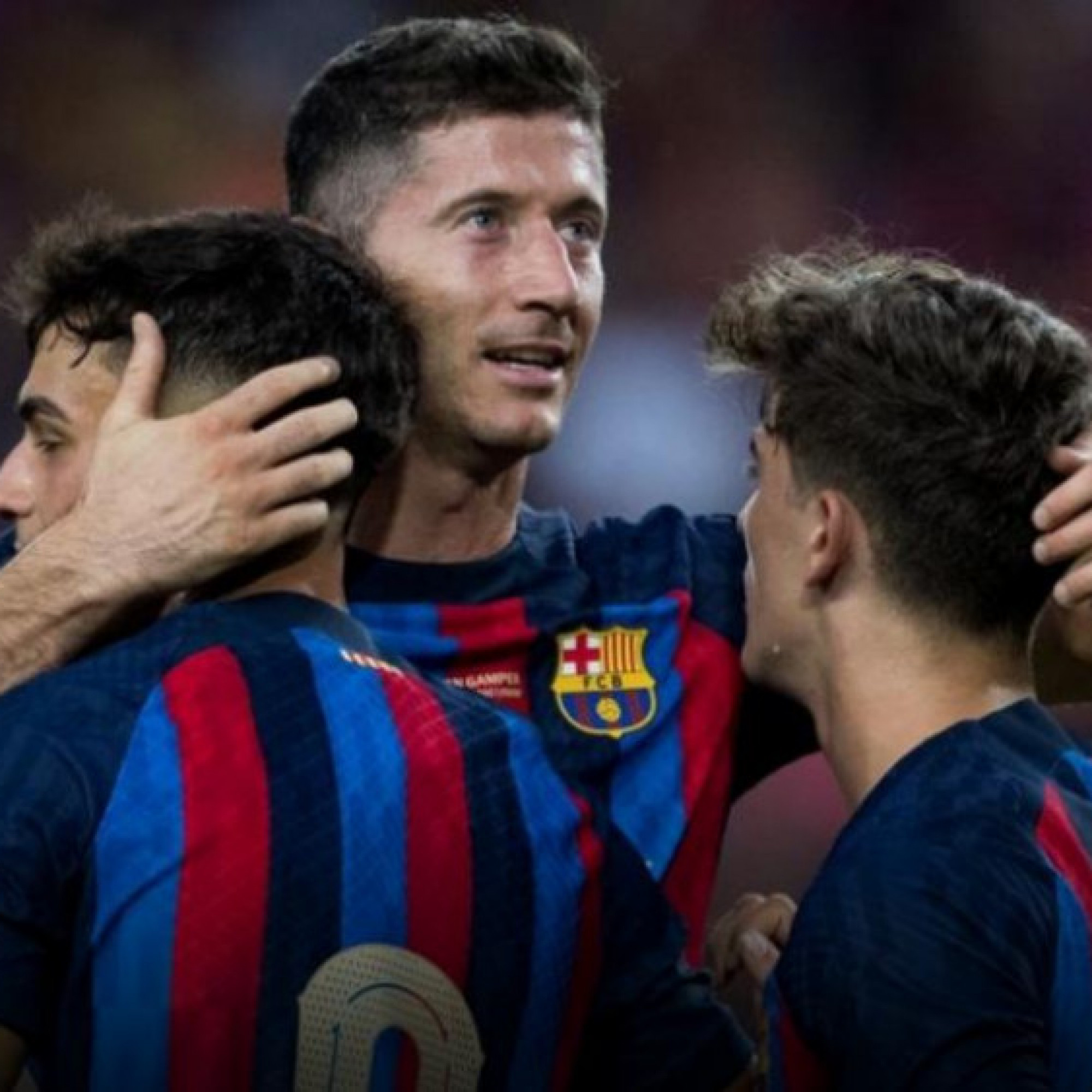  - Barca lo UEFA cấm dự Champions League: Báo Tây Ban Nha mách nước