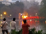 Cầu Thê Húc, đền Ngọc Sơn vẫn an toàn trước đám cháy