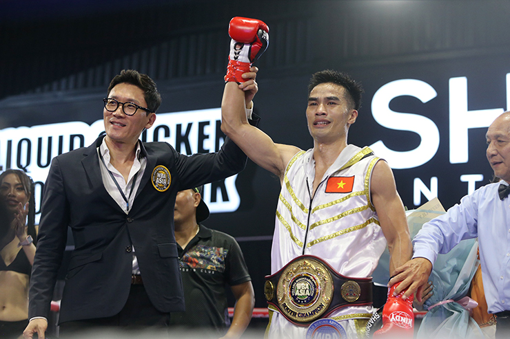 Võ sĩ Việt Nam hạ knock-out cao thủ Thái Lan bằng “mưa đòn”, giành đai WBA Nam Á - 2