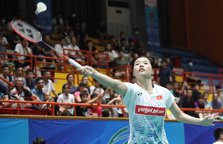 Hot girl cầu lông Thùy Linh &#34;đòi nợ&#34; tay vợt Nhật Bản, vô địch giải quốc tế ở sân nhà - 2