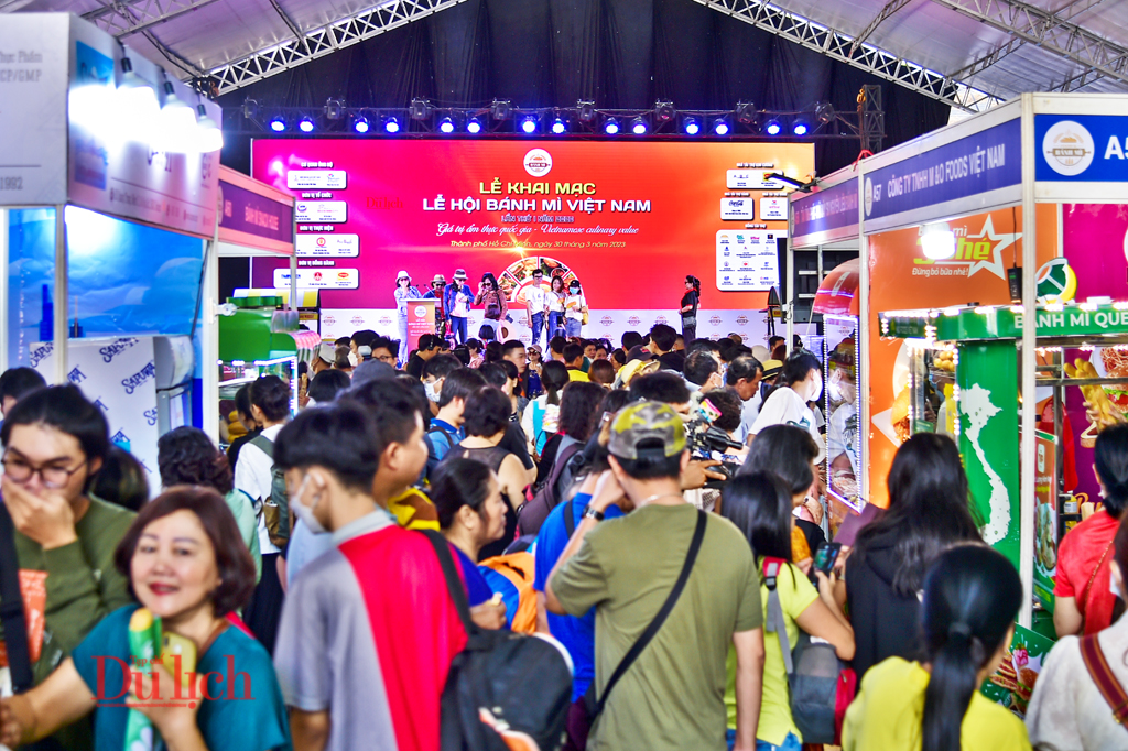 Khó cưỡng loạt siêu phẩm giòn thơm tại Lễ hội bánh mì Việt Nam - 1