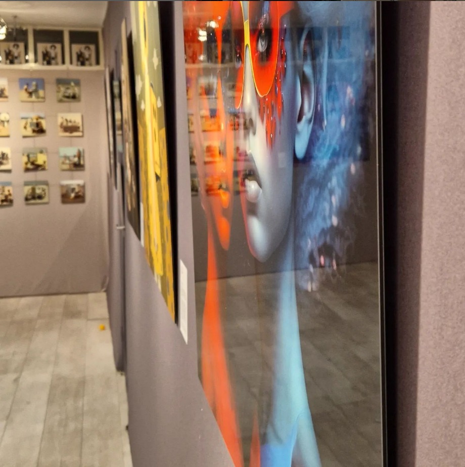 Thú vị phòng trưng bày nghệ thuật do AI tạo ra đầu tiên trên thế giới ở Amsterdam - 2