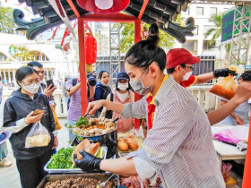  - Khó cưỡng loạt siêu phẩm giòn thơm tại Lễ hội bánh mì Việt Nam