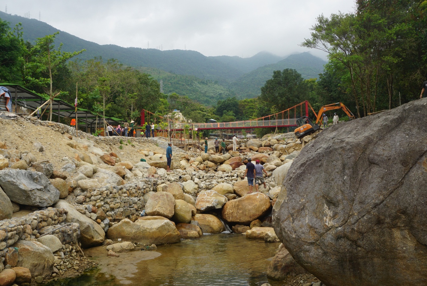 Đà Nẵng: Cưỡng chế công trình xây dựng trái phép tại điểm du lịch suối Lương - 1