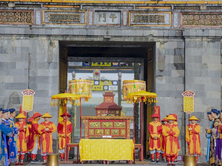 Đầu năm vào Hoàng cung Huế xem tái hiện lễ Ban sóc triều Nguyễn
