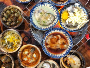 Sài Gòn ơi, ốc vỉa hè nhá!