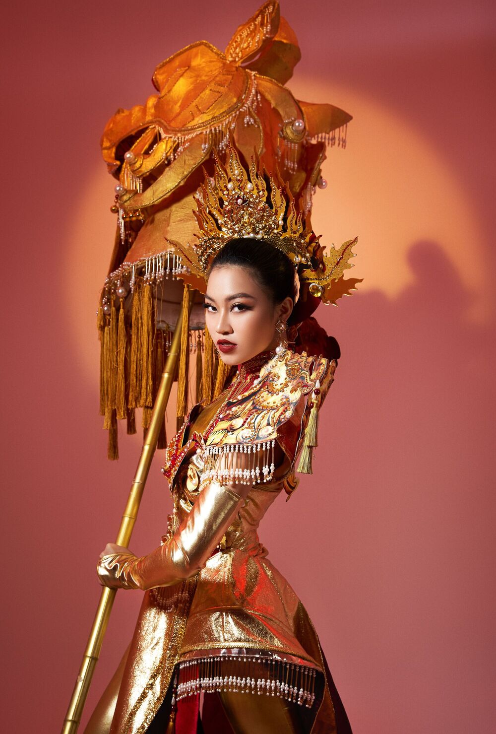 Hé lộ trang phục dân tộc của Đoàn Thu Thủy tại Miss Global 2023 - 5