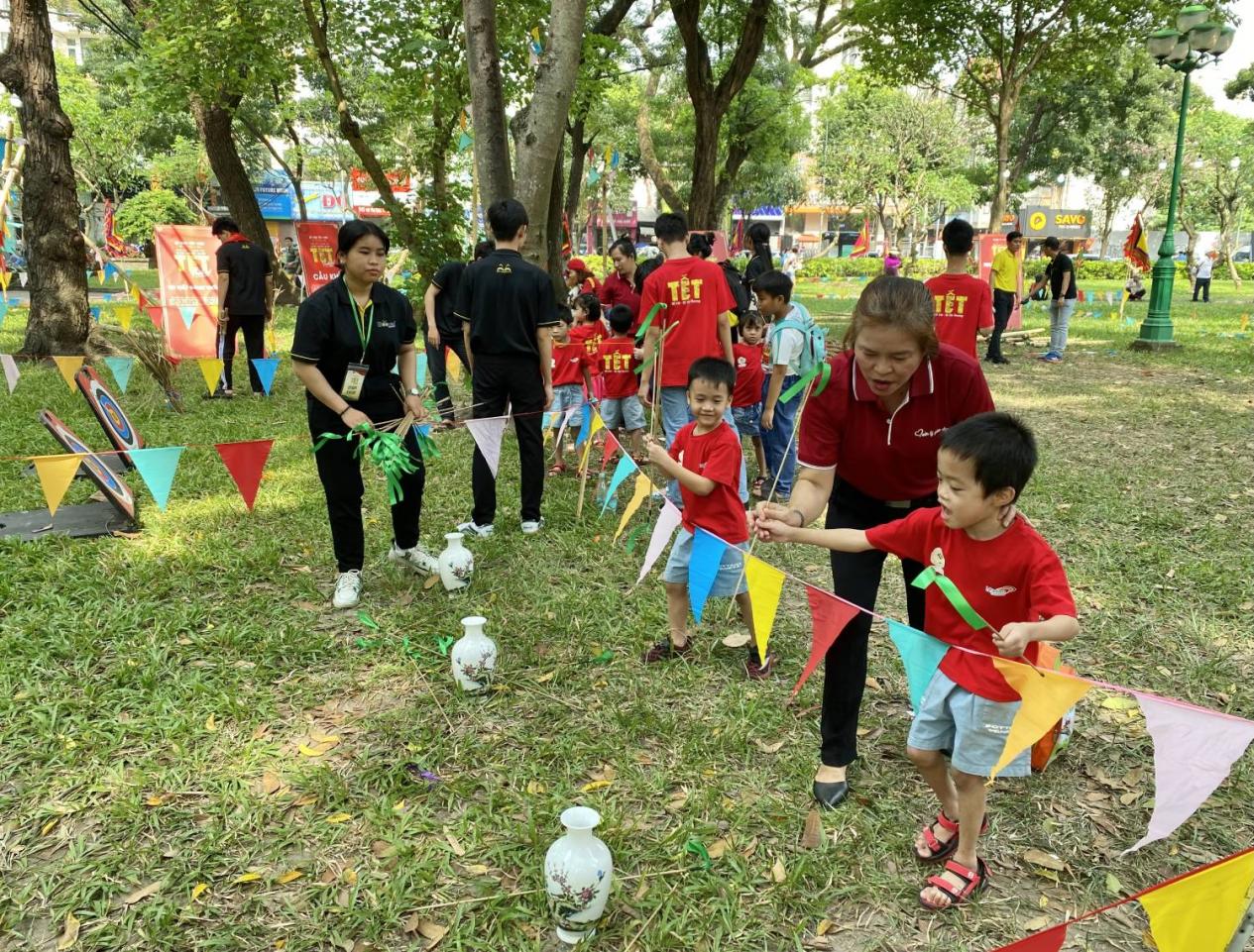 Tết yêu thương cho 200 em thiếu nhi khó khăn - 5