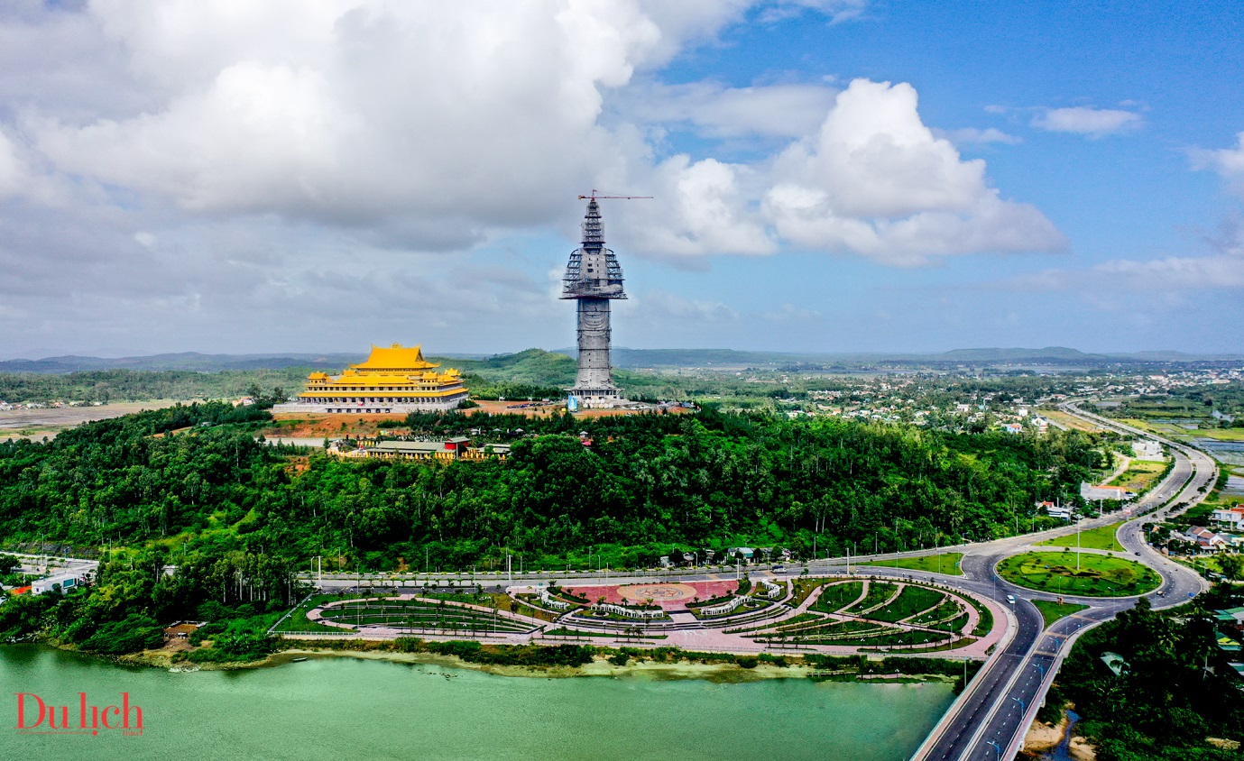 Phong cảnh hữu tình bên tượng phật cao nhất Việt Nam - 5