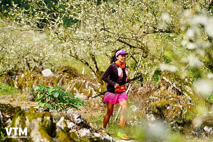 “Dị nhân” Lê Hằng chạy 42km đón Tết, quyết chinh phục giải địa hình lớn nhất thế giới - 4