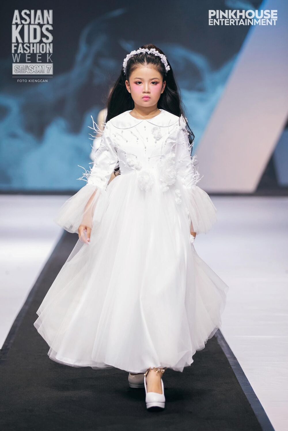 Trò cưng của quán quân The New Mentor "càn quét" Asian Kids Fashion Week mùa 7 - 2