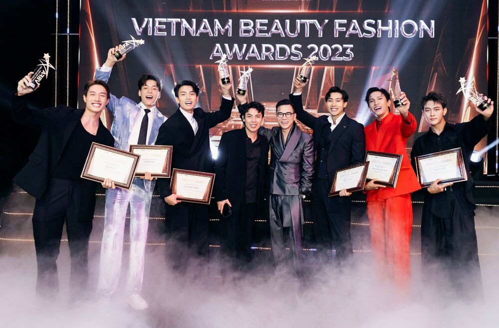 Nguyễn Bảo Sơn giành giải Người mẫu ấn tượng của năm tại Vietnam Beauty Fashion Awards 2023 - 2